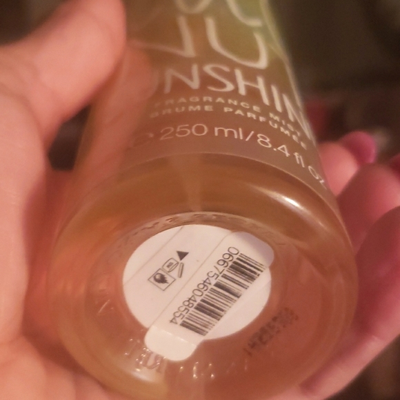 🔥RARE COCONUT SUNSHINE ON THE ISLAND VICTORIA SECRET MIST - Picture 2 of 6